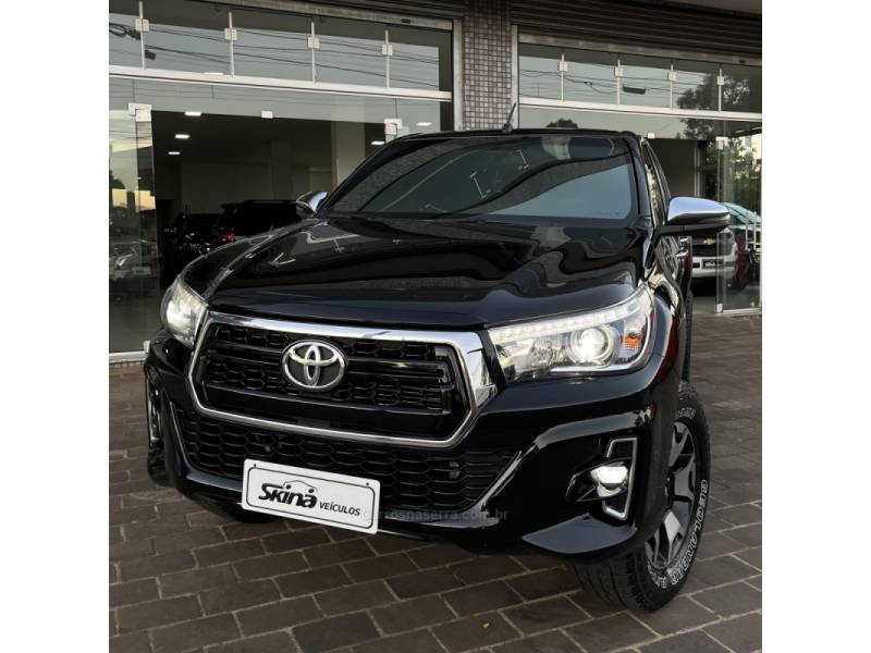 TOYOTA - HILUX - 2020/2020 - Preta - Sob Consulta