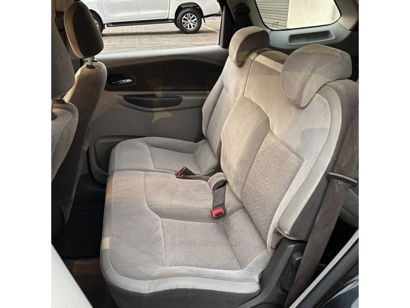 CHEVROLET - SPIN - 2013/2013 - Preta - R$ 55.000,00